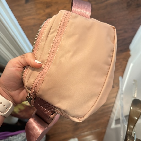 Lulu lemon pink belt bag - Picture 2 of 3